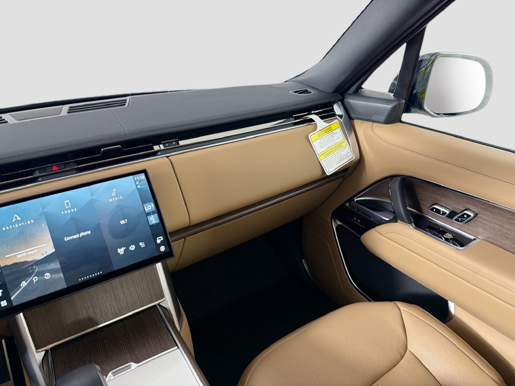 New 2026 Land Rover Range Rover Long Wheelbase SE AWD/4WD image 25