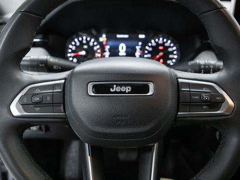 Used 2023 Jeep Compass Latitude AWD/4WD image 14