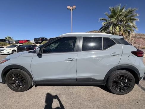 Used 2023 Nissan Kicks SV FWD image 2