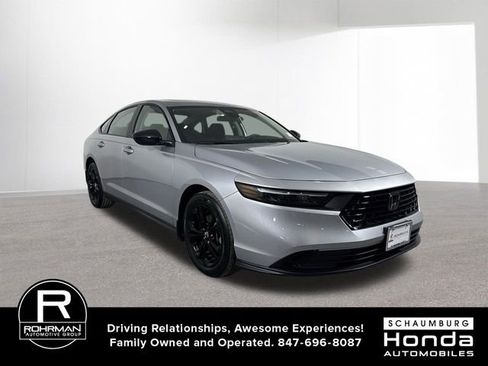 Certified 2025 Honda Accord SE image 3