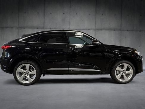 Used 2025 Audi Q5 Premium Plus w/ Premium Plus AWD/4WD image 6
