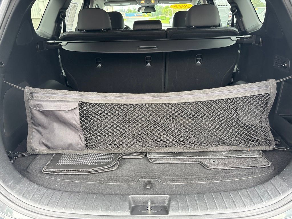 Used 2019 Hyundai Santa Fe SEL AWD/4WD image 13