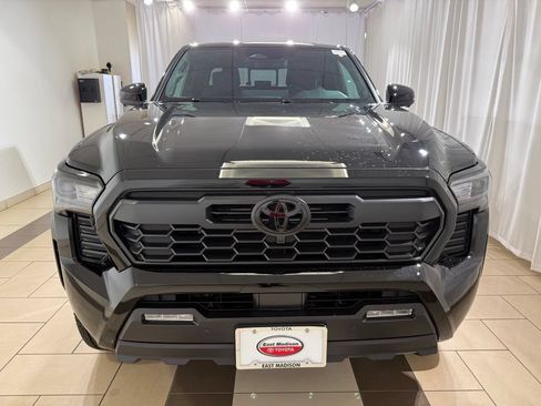 New 2026 Toyota Tacoma TRD Off-Road AWD/4WD image 8