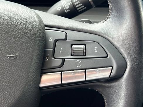 Used 2024 Cadillac XT4 Premium Luxury AWD/4WD image 33