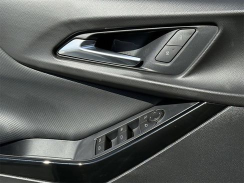 New 2026 Chevrolet Equinox LT w/ Convenience Package II image 18