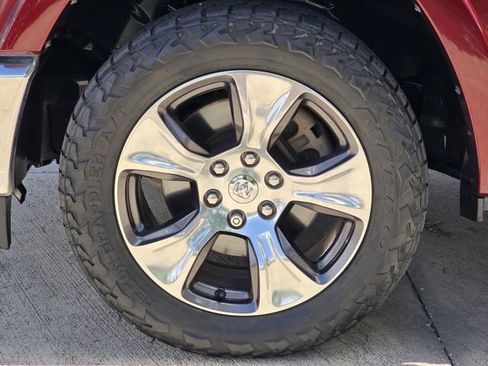Used 2019 RAM 1500 Laramie AWD/4WD image 11