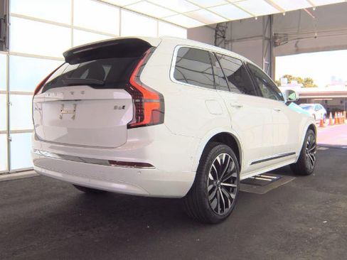 Certified 2026 Volvo XC90 B6 Plus AWD/4WD image 3