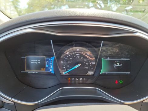 Used 2014 Ford Fusion SE FWD image 17