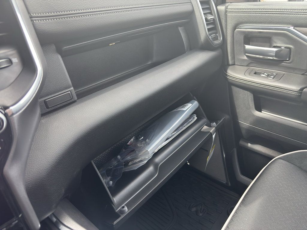 New 2026 RAM 2500 Laramie AWD/4WD image 35