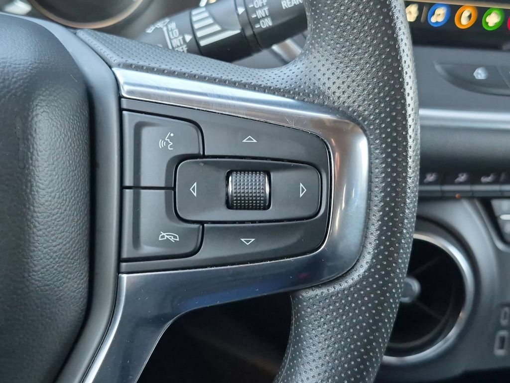 Used 2025 Chevrolet Blazer LT FWD image 22