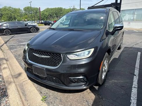 Used 2021 Chrysler Pacifica Limited w/ Premium & Safety Sphere Group AWD/4WD image 4