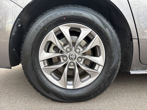 Used 2021 Toyota Sienna XLE image 36