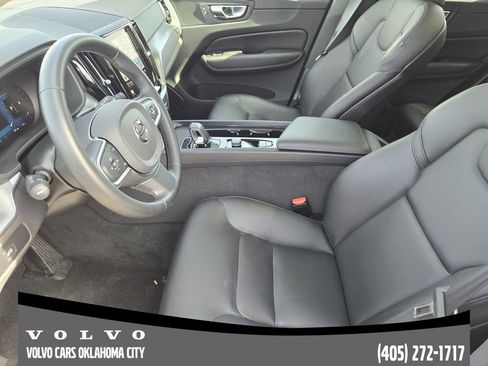 Certified 2025 Volvo XC60 B5 Core image 11