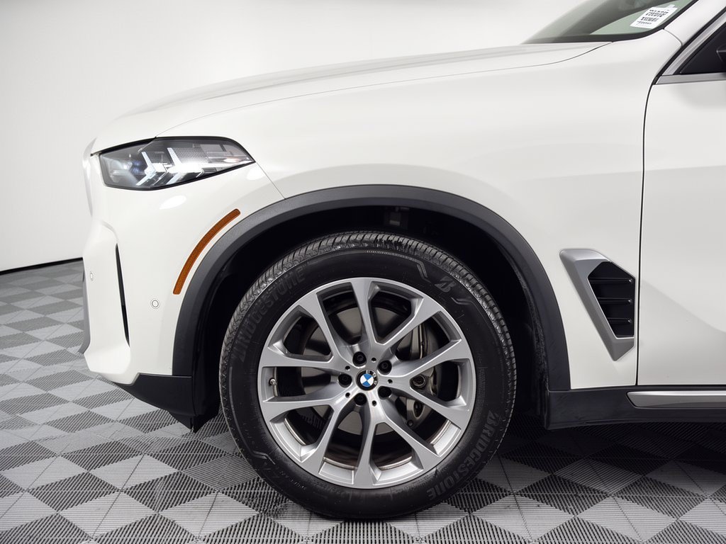 Certified 2024 BMW X5 xDrive40i w/ Parking Assistance Package AWD/4WD image 13