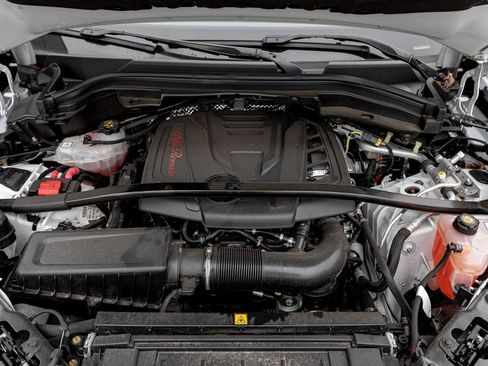 Used 2024 Alfa Romeo Stelvio Veloce image 37