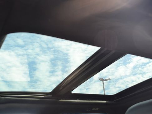 Used 2018 Ford F150 Platinum w/ Equipment Group 701A Luxury image 17