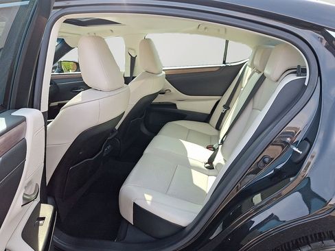 Used 2023 Lexus ES 350 w/ Premium Package FWD image 8