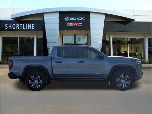 Used 2025 GMC Canyon AT4 AWD/4WD image 2