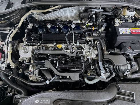 Used 2023 Toyota Corolla Cross L FWD image 37