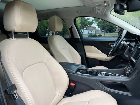 Used 2017 Jaguar F-PACE Premium AWD/4WD image 24