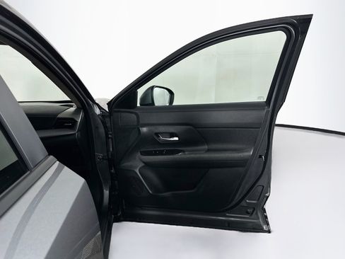 Used 2025 Nissan Kicks SV FWD image 30