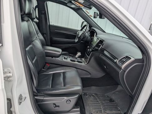 Used 2019 Jeep Grand Cherokee Limited image 30