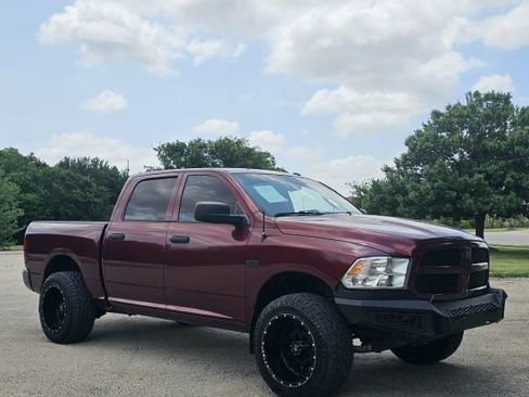 Used 2017 RAM 1500 Express AWD/4WD image 2