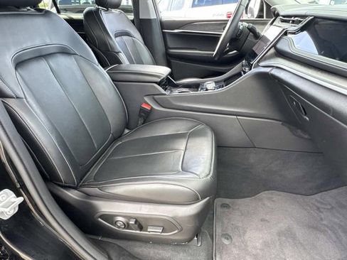 Used 2022 Jeep Grand Cherokee L Limited w/ Luxury Tech Group II image 11