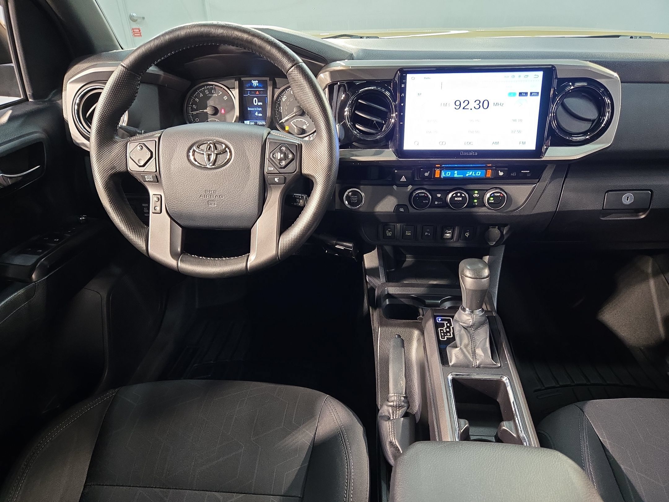Used 2016 Toyota Tacoma TRD Off-Road w/ Premium & Technology Package RWD image 9