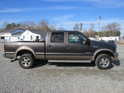 Used 2005 Ford F250 Lariat image 6