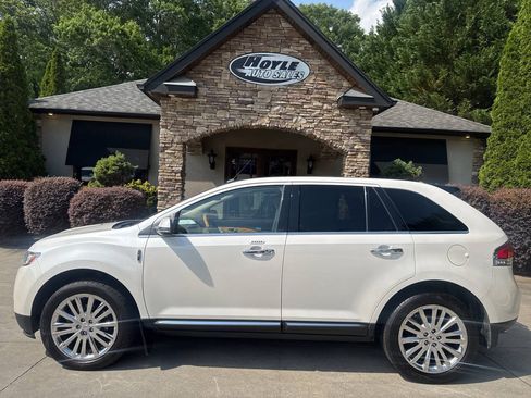 Used 2013 Lincoln MKX AWD image 1