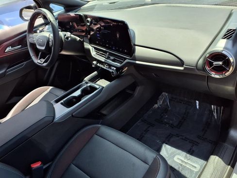 Certified 2024 Chevrolet Equinox EV RS FWD image 26