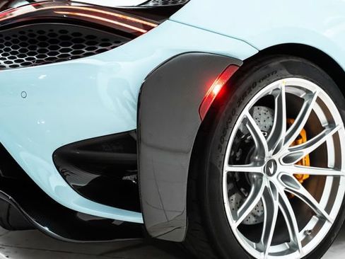 Used 2022 McLaren 765LT RWD image 21