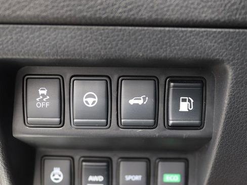 Used 2020 Nissan Rogue SV image 5