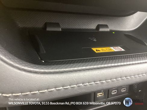 Used 2023 Toyota Highlander XLE image 15