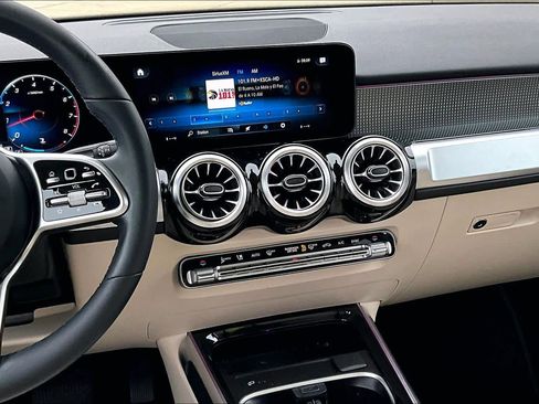 Used 2022 Mercedes-Benz GLB 250 image 6