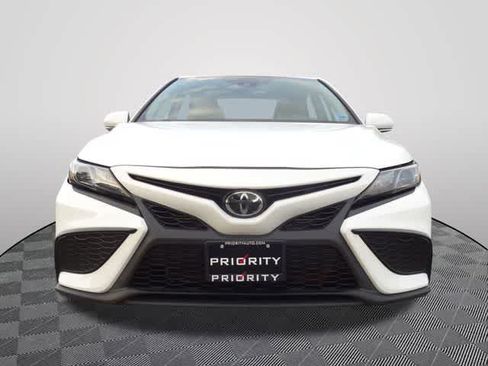 Used 2024 Toyota Camry SE FWD image 5