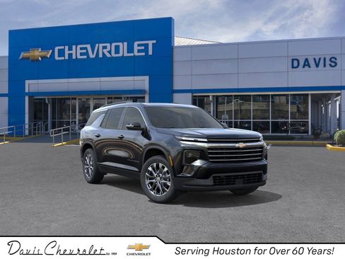 New 2026 Chevrolet Traverse LT image 1