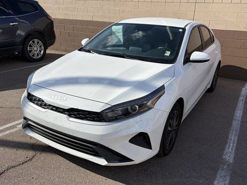 Used 2024 Kia Forte LXS FWD image 4