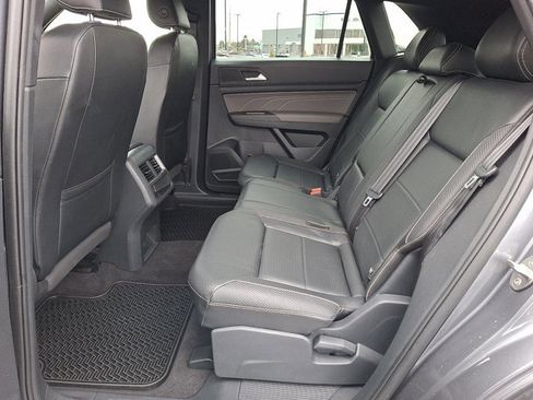 Used 2022 Volkswagen Atlas Cross Sport SE image 11