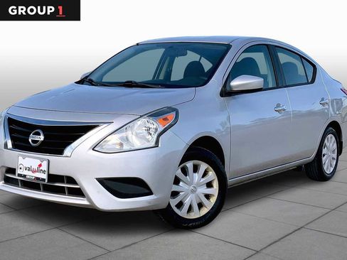 Used 2017 Nissan Versa SV image 1