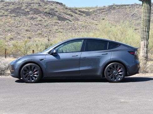 Used 2021 Tesla Model Y Performance AWD/4WD image 6