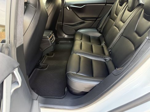 Used 2019 Tesla Model S 100D image 9