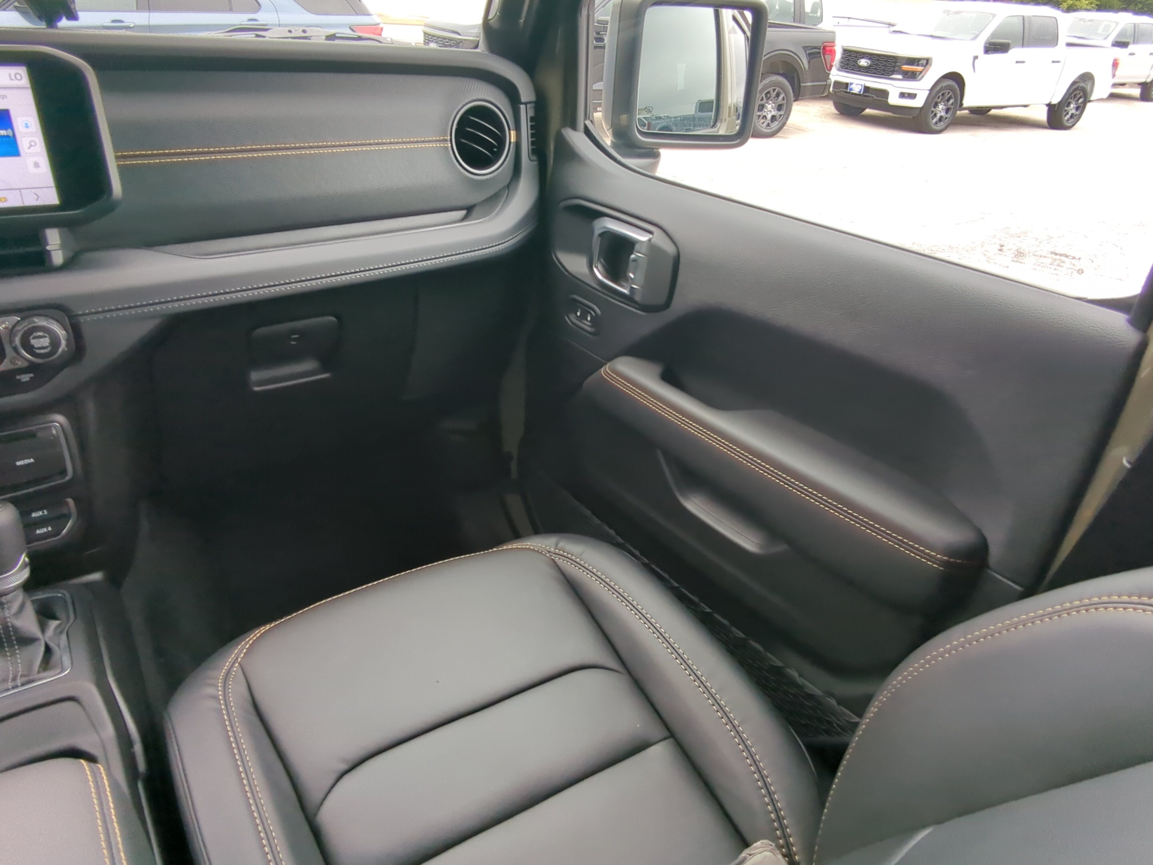 Used 2025 Jeep Wrangler Unlimited Rubicon 392 AWD/4WD image 15
