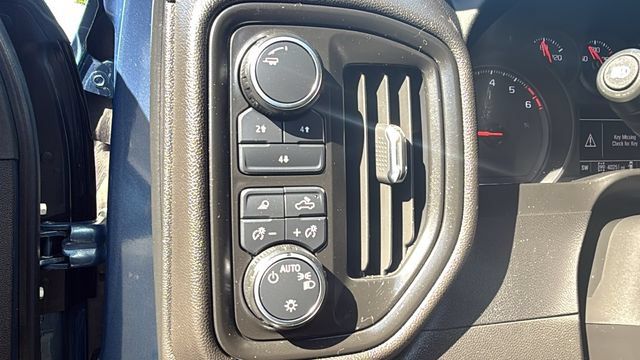 Used 2025 Chevrolet Silverado 2500 Custom w/ Custom Value Package AWD/4WD image 12