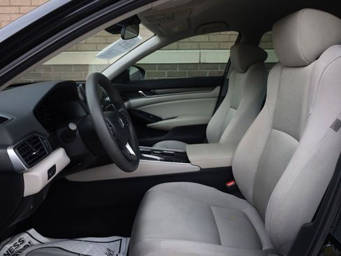 Used 2018 Honda Accord LX image 17