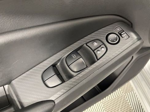Used 2024 Nissan Altima 2.5 S FWD image 32