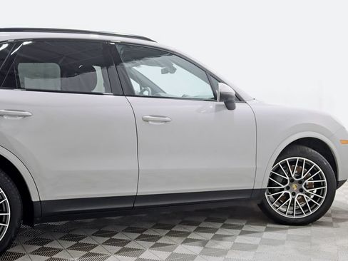Used 2023 Porsche Cayenne S AWD/4WD image 7