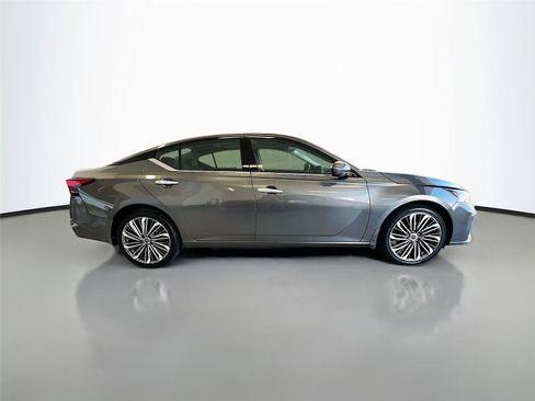 Used 2023 Nissan Altima 2.5 SL AWD/4WD image 17