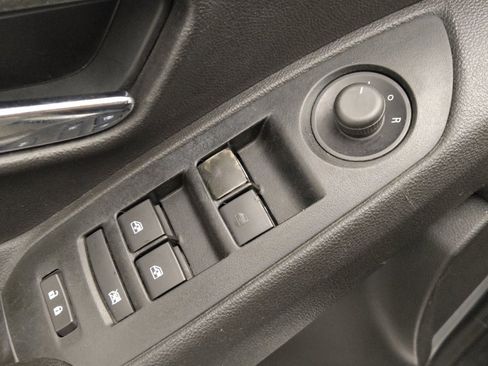 Used 2020 Chevrolet Trax LT FWD image 27